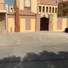 للبيع فيلا دور وثلاث شقق حي المنار الرياض