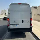 سيارتين بيجو بوكسر