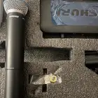 مايك لاسلكي من شور مستخدم شبه جديد