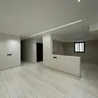 شقة تمليك في حي الحلقة الشرقية بمدخل خاص ب 620 ألف فقط