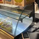 ثلاجه عرض للبيع لمحلات الحلويات والكوفيهات