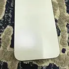 ايفون 16 بطاريه100 الجهاز جديد بس فيه كسره بسيطه على السوم