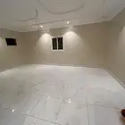 للإيجار روف جديد اربع غرف بحي الصواري مقابل مسجد موقع مميز