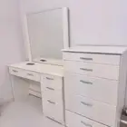 سرير وتسريحه و شفنيره و(2) كمدينه