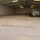 معرض سيارات للبيع