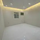 شقه في حي الريان مكونه 5 غرف و سعر 580.000