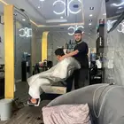 حلاق للتقبيل