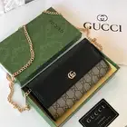 شنط تجنن ماركه درجه اولى عندي وحده منهم لها 6 خيال