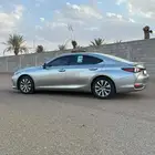 للبيع لكزس ES250 2021