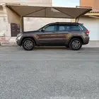 جيب لاريدو 2019 قير اوتماتيك بنزين الممشى  140 ألف كيلو