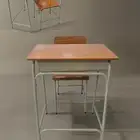 كراسي مع طاوله مدرسيه