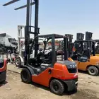 رافعة شوكية فوركلفت رافعات للايجار اليومي والشهري