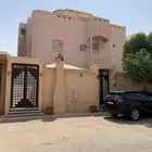 فيلا مع شقة في حي الاندلس للبيع