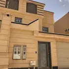 فيلا للبيع دور وثلاث شقق حي الرمال