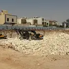 مقاول حفر وترحيل بوكلينات وتريلات حديثه يوميه او قطوعه