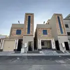 للبيع روف دور وملحق بدرج خارجى قريب من مطار ابها