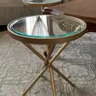 8 طاولات خدمه مع طاوله رئيسيه مافيها مشخ استخدام حشمه