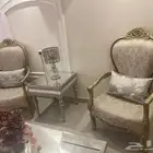 طاولة طعام خشب طبيعي وكنب مودرن ايكيا ومتفرقات