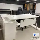 office furniture مكاتب ابيض مودرن و كراسي مكتب و اثاث مكتبي
