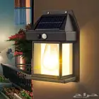إضاءات جدارية بالطاقة الشمسية