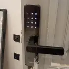 قفل باب الكتروني ذكي