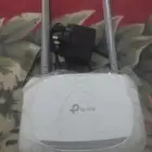 روتر Tplink الأبيض