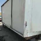 صندوق دنا مغلق نظيف