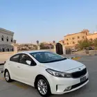 للبيع كيا الموديل 2017