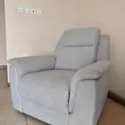 كرسي استرخاء كهربائي جديد للبيع المستعجل بداعي السفر