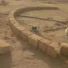 نقوم ببنا الحجر على كل شاكلة