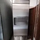 ثلاجه فريزر نضيف مستخدم ممكن 2 شهر بس علا شرط وكله وسعره مره