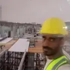 مقاول نجاره مسلح دق مسمار لتواصل