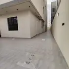 للبيع دور أرضي وسيع مع مدخل سياره بالمحاله