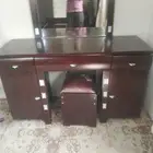 غرفة نوم مستعملة نظيفة وموكيت