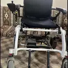 كرسي خفيف الوزن وقابل للطي