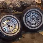 جنوط مرسيدس مع كفراتها تركب على الهايلوكس