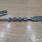 شعار فورد يركب على الكبوت جهه يسار قطعه وحده فقط كلاسيك