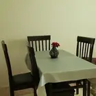 طاوله طعام واثنين كراسي