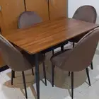 طاولة طعام