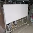 سبورات وطاولات وكراسي الاطفال