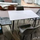 طاوله طعام فخمه اربعه كراسي لون ابيض