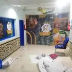 استيكرات على الزجاج والخشب