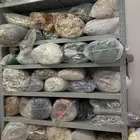 ثياب و أشمغه مستعمله نظيفه وبطانيات