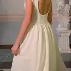 فستان ابيض ناعم جديد