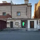 للبيع فلل مودرن بثلاث شقق منفصلة وفلل اخري بالحمدانية جدة